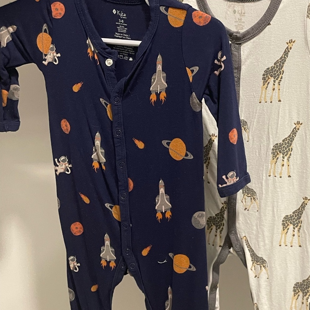 Kyte baby space romper 3-6